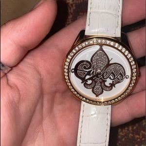 Guess watch!